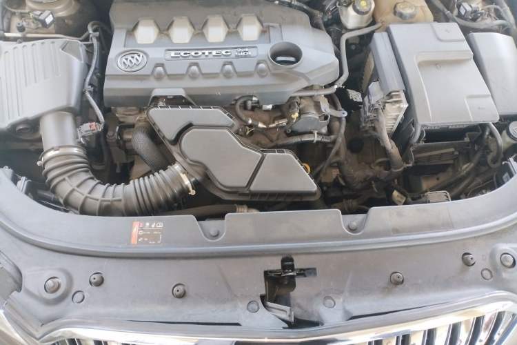 Used Buick LaCrosse 2013 2.4L SIDI Luxury Comfort Edition Engine Bay