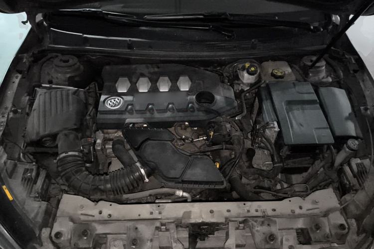 Used Buick LaCrosse 2013 2.4L SIDI Elite Comfort Version Engine Bay