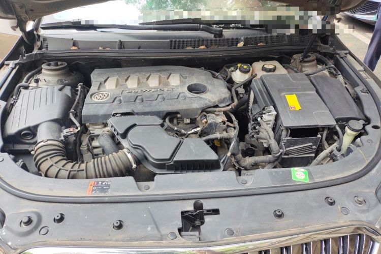 Used Buick LaCrosse 2013 2.4L SIDI Elite Comfort Version Engine Bay