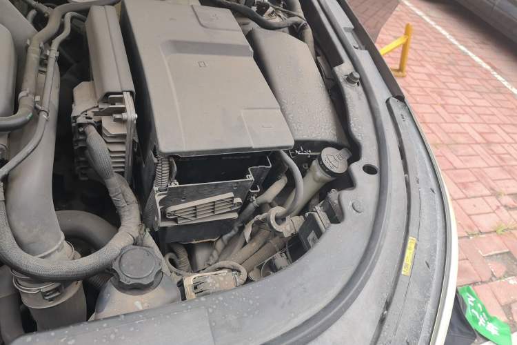 Used Buick LaCrosse 2013 2.0T SIDI Smart Luxury Flagship Edition Engine Bay Left