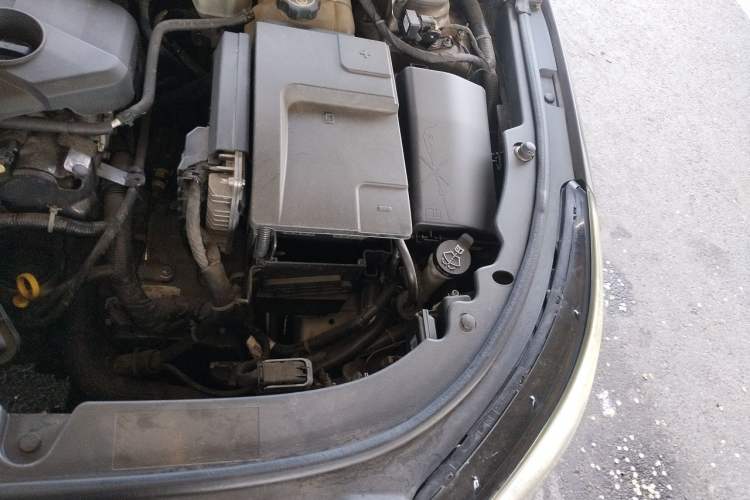 Used Buick LaCrosse 2013 2.4L SIDI Luxury Comfort Edition Engine Bay Left