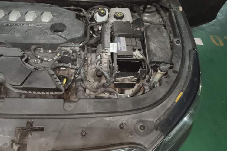 Used Buick LaCrosse 2013 2.4L SIDI Elite Comfort Version Engine Bay Left