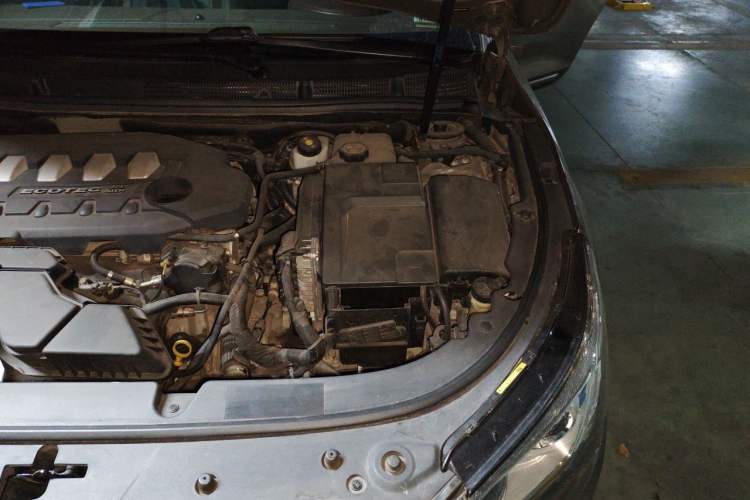 Used Buick LaCrosse 2013 2.4L SIDI Luxury Comfort Edition Engine Bay Left