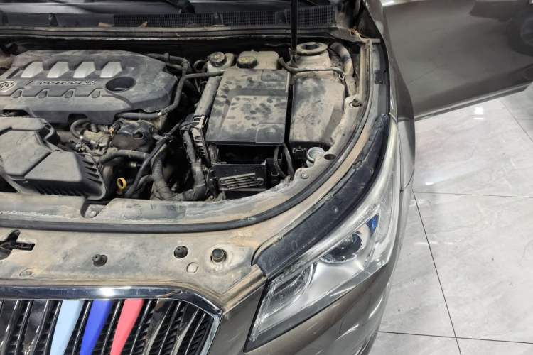 Used Buick LaCrosse 2013 2.4L SIDI Elite Comfort Version Engine Bay Left