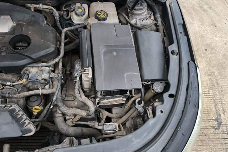 Used Buick LaCrosse 2013 2.4L SIDI Leading Comfort Version Engine Bay Left