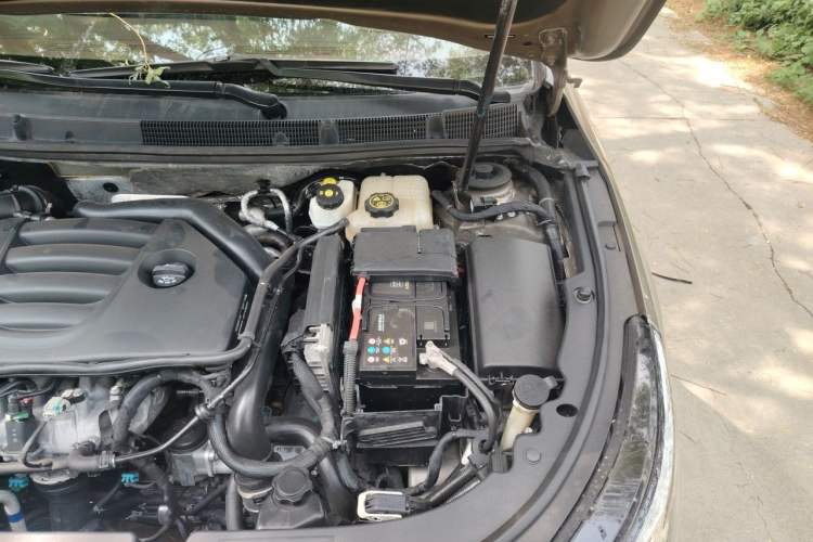 Used Buick LaCrosse 2013 2.0T SIDI Smart Luxury Flagship Edition Engine Bay Left