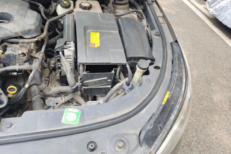 Used Buick LaCrosse 2013 2.4L SIDI Elite Comfort Version Engine Bay Left