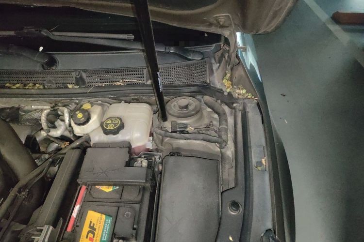 Used Buick LaCrosse 2013 2.0T SIDI Smart Luxury Flagship Edition Engine Bay Left
