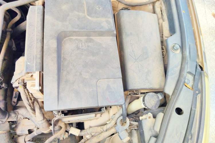 Used Buick LaCrosse 2013 2.4L SIDI Elite Comfort Version Engine Bay Left