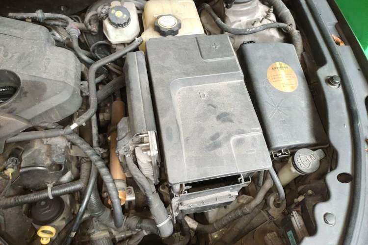 Used Buick LaCrosse 2013 2.4L SIDI Leading Comfort Version Engine Bay Left