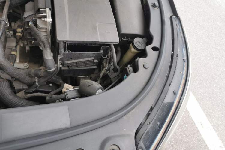 Used Buick LaCrosse 2013 2.4L SIDI Leading Comfort Version Engine Bay Left
