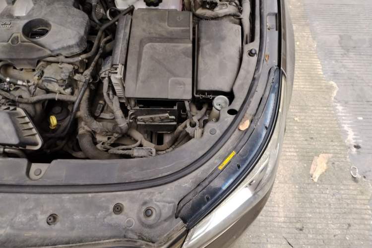Used Buick LaCrosse 2013 2.4L SIDI Luxury Comfort Edition Engine Bay Left
