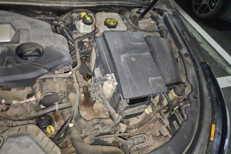 Used Buick LaCrosse 2013 2.4L SIDI Elite Comfort Version Engine Bay Left