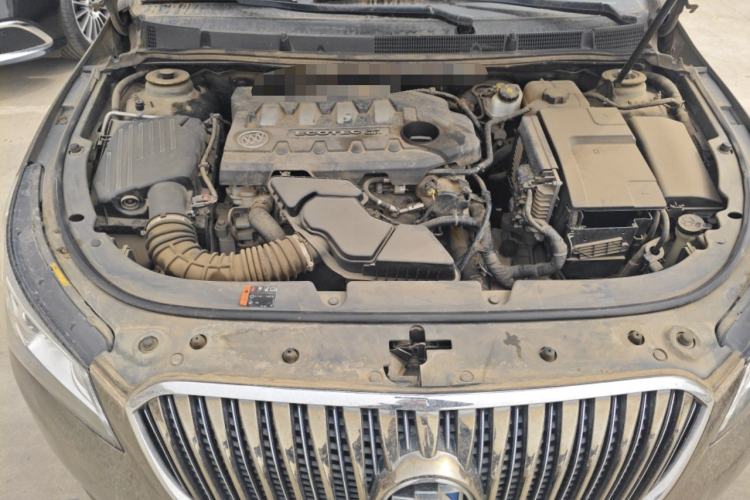 Used Buick LaCrosse 2013 2.4L SIDI Elite Comfort Version Engine Bay