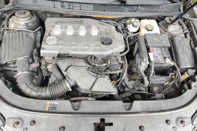 Used Buick LaCrosse 2013 2.4L SIDI Leading Comfort Version Engine Bay