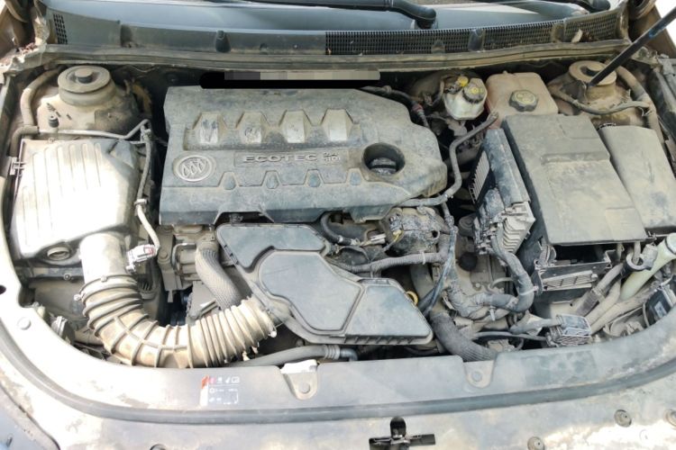 Used Buick LaCrosse 2013 2.4L SIDI Elite Comfort Version Engine Bay