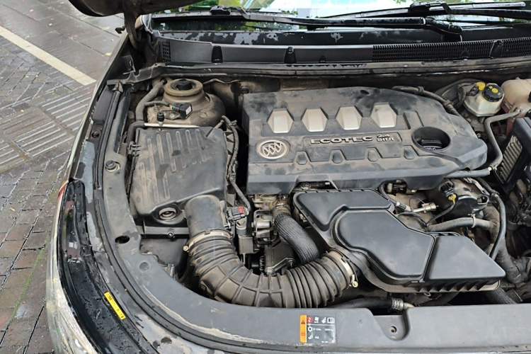 Used Buick LaCrosse 2013 2.4L SIDI Luxury Comfort Edition Engine Bay Right