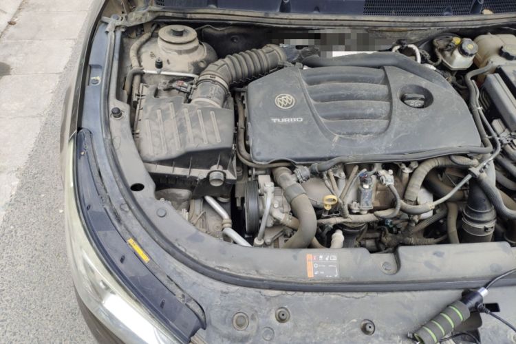 Used Buick LaCrosse 2013 2.0T SIDI Elite Tech Version Engine Bay Right