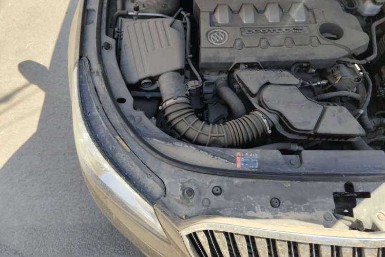 Used Buick LaCrosse 2013 2.4L SIDI Elite Comfort Version Engine Bay Right