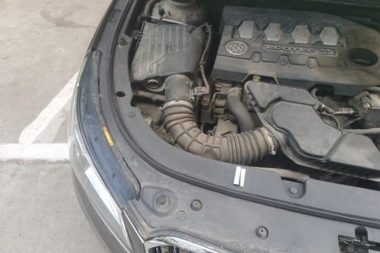 Used Buick LaCrosse 2013 2.4L SIDI Elite Comfort Version Engine Bay Right