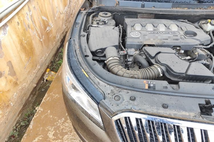 Used Buick LaCrosse 2013 2.4L SIDI Luxury Comfort Edition Engine Bay Right