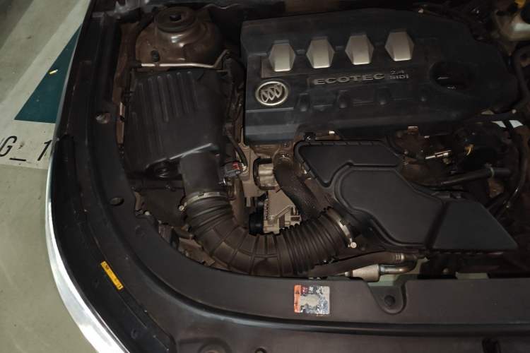 Used Buick LaCrosse 2013 2.4L SIDI Elite Comfort Version Engine Bay Right