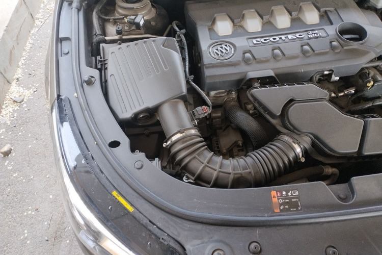 Used Buick LaCrosse 2013 2.4L SIDI Luxury Comfort Edition Engine Bay Right