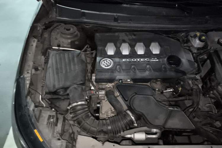 Used Buick LaCrosse 2013 2.4L SIDI Elite Comfort Version Engine Bay Right
