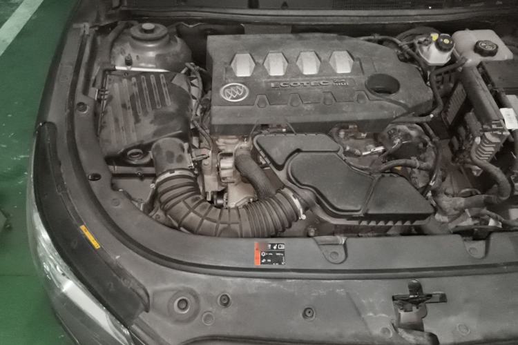 Used Buick LaCrosse 2013 2.4L SIDI Elite Comfort Version Engine Bay Right
