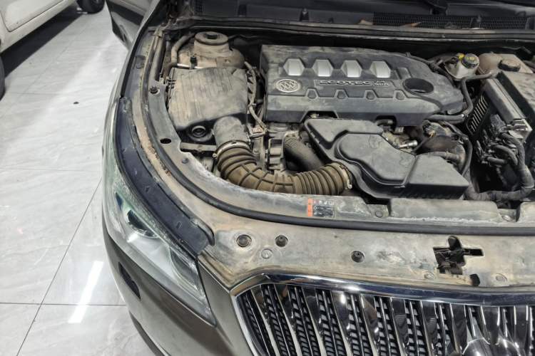 Used Buick LaCrosse 2013 2.4L SIDI Elite Comfort Version Engine Bay Right