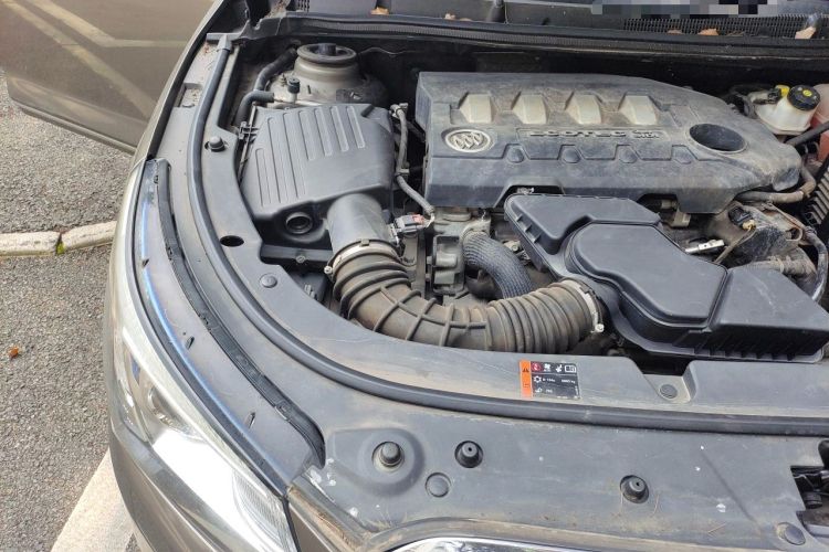 Used Buick LaCrosse 2013 2.4L SIDI Elite Comfort Version Engine Bay Right