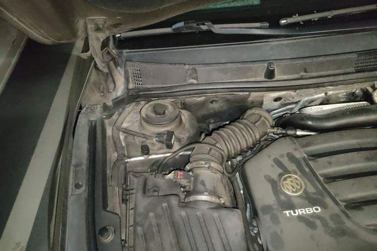 Used Buick LaCrosse 2013 2.0T SIDI Smart Luxury Flagship Edition Engine Bay Right