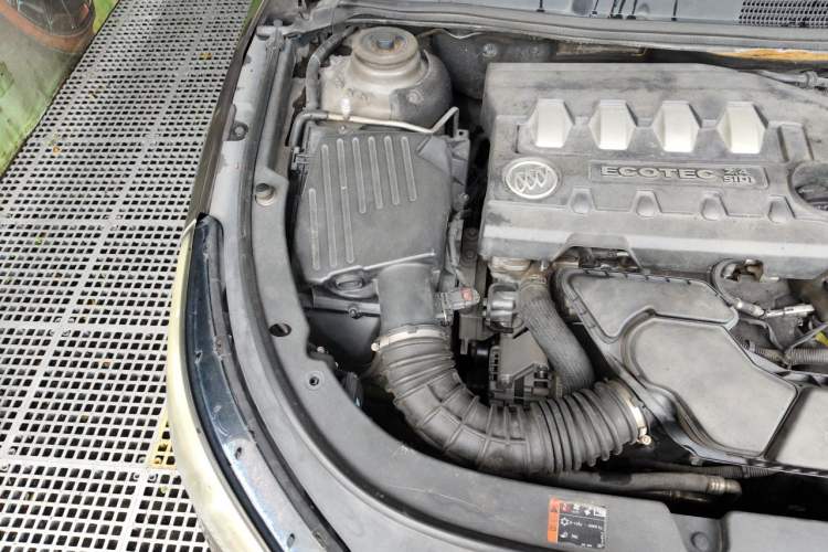 Used Buick LaCrosse 2013 2.4L SIDI Leading Comfort Version Engine Bay Right