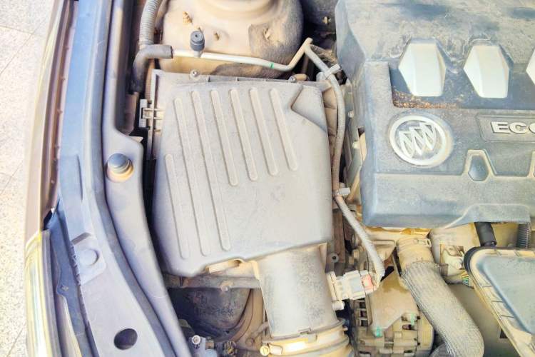 Used Buick LaCrosse 2013 2.4L SIDI Elite Comfort Version Engine Bay Right