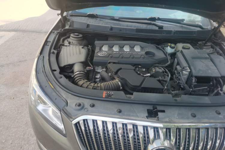 Used Buick LaCrosse 2013 2.4L SIDI Leading Comfort Version Engine Bay Right