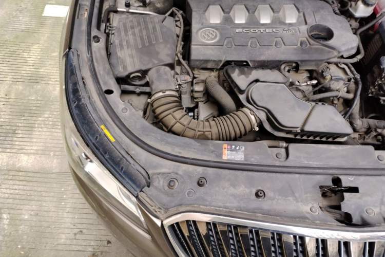 Used Buick LaCrosse 2013 2.4L SIDI Luxury Comfort Edition Engine Bay Right