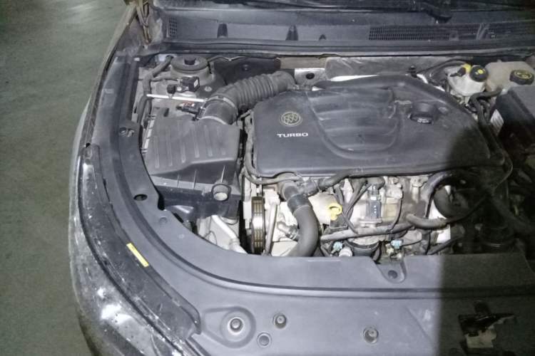Used Buick LaCrosse 2013 2.0T SIDI Elite Tech Version Engine Bay Right