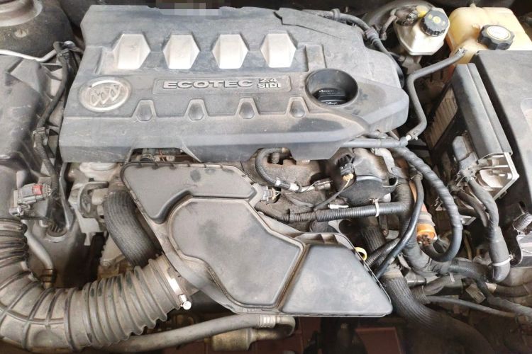 Used Buick LaCrosse 2013 2.4L SIDI Leading Comfort Version Engine Bay