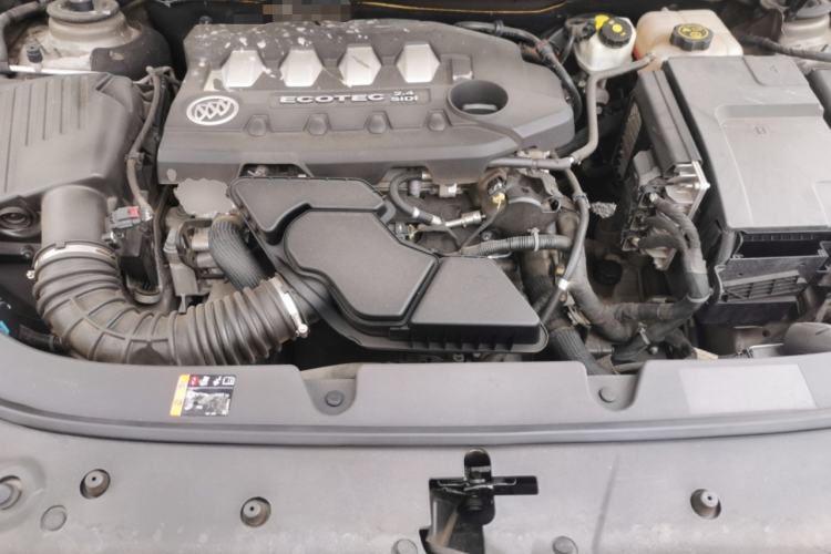 Used Buick LaCrosse 2013 2.4L SIDI Leading Comfort Version Engine Bay