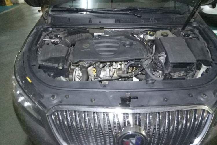 Used Buick LaCrosse 2013 2.0T SIDI Elite Tech Version Engine Bay