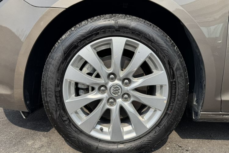 Used Buick LaCrosse 2013 2.4L SIDI Leading Comfort Version Exterior 1
