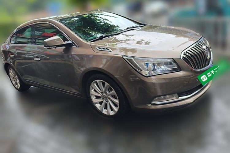 Used Buick LaCrosse 2013 2.4L SIDI Luxury Comfort Edition Front Right 45 Deg