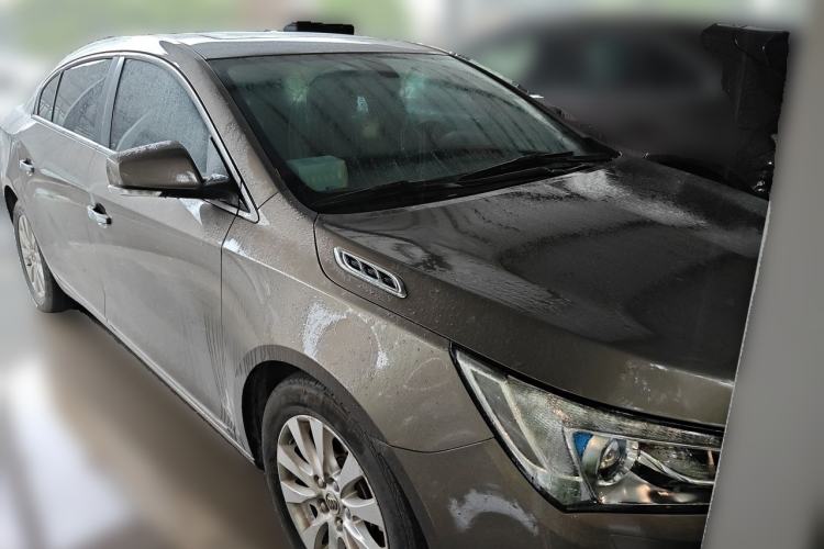 Used Buick LaCrosse 2013 2.4L SIDI Leading Comfort Version Front Right 45 Deg