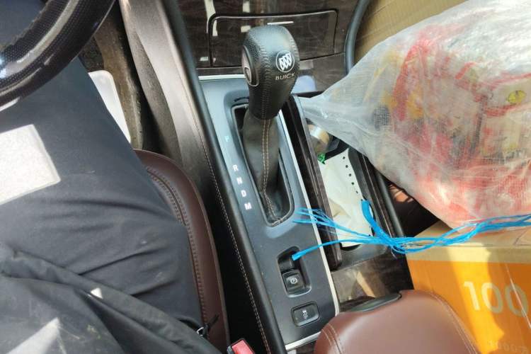 Used Buick LaCrosse 2013 2.4L SIDI Elite Comfort Version Gear Lever