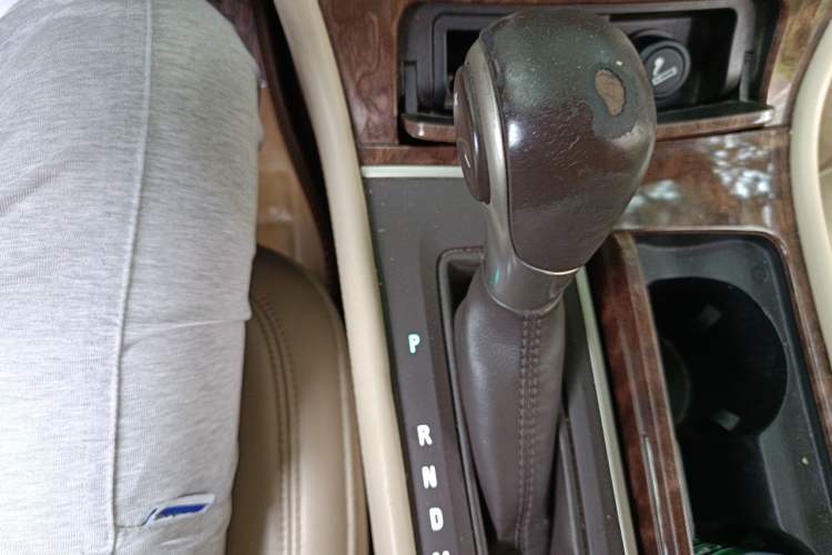 Used Buick LaCrosse 2013 2.4L SIDI Leading Comfort Version Gear Lever
