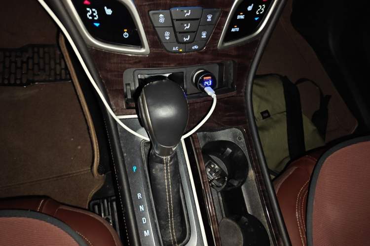 Used Buick LaCrosse 2013 2.4L SIDI Elite Comfort Version Gear Lever