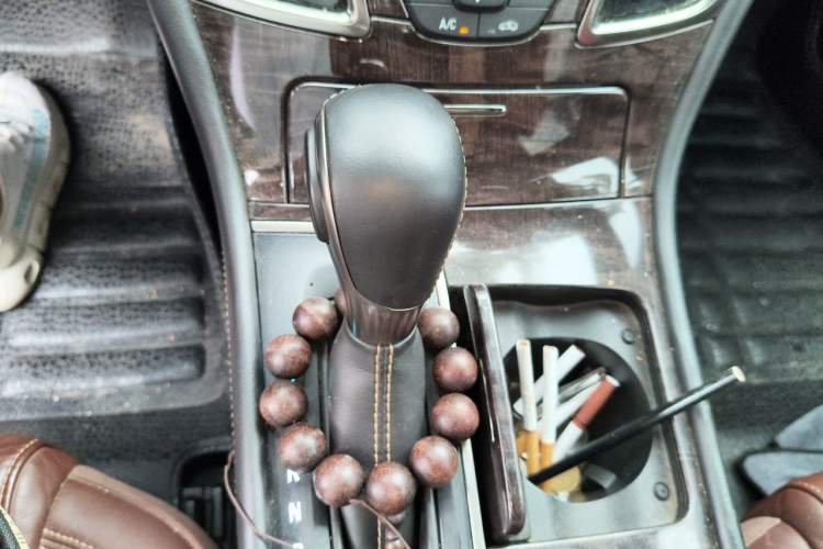 Used Buick LaCrosse 2013 2.4L SIDI Luxury Comfort Edition Gear Lever