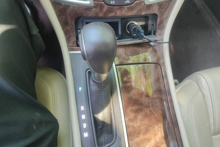 Used Buick LaCrosse 2013 2.4L SIDI Leading Comfort Version Gear Lever