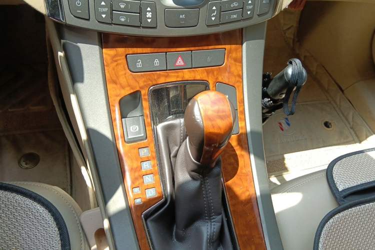 Used Buick LaCrosse 2013 2.4L SIDI Elite Comfort Version Gear Lever