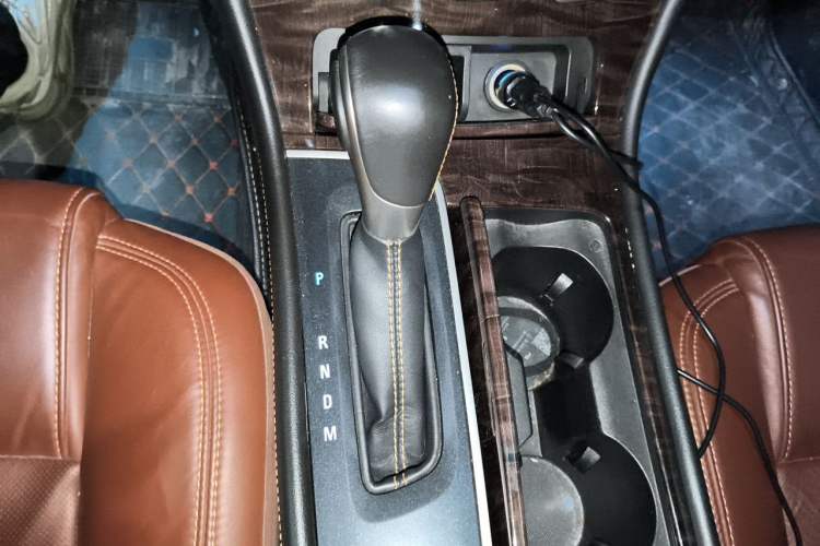 Used Buick LaCrosse 2013 2.4L SIDI Elite Comfort Version Gear Lever